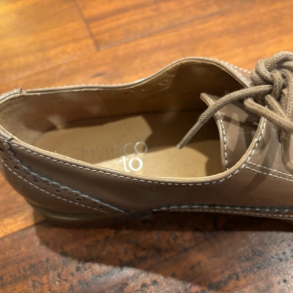 Franco Sarto Women's Size 8.5 Taupe Lace Up Oxford Wingtip Shoes Patent - Picture 3 of 5